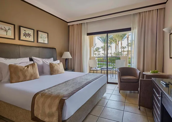 Jaz Lamaya Resort 5*